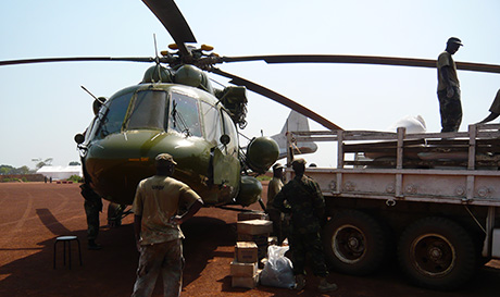 ウガンダ軍ヘリ
